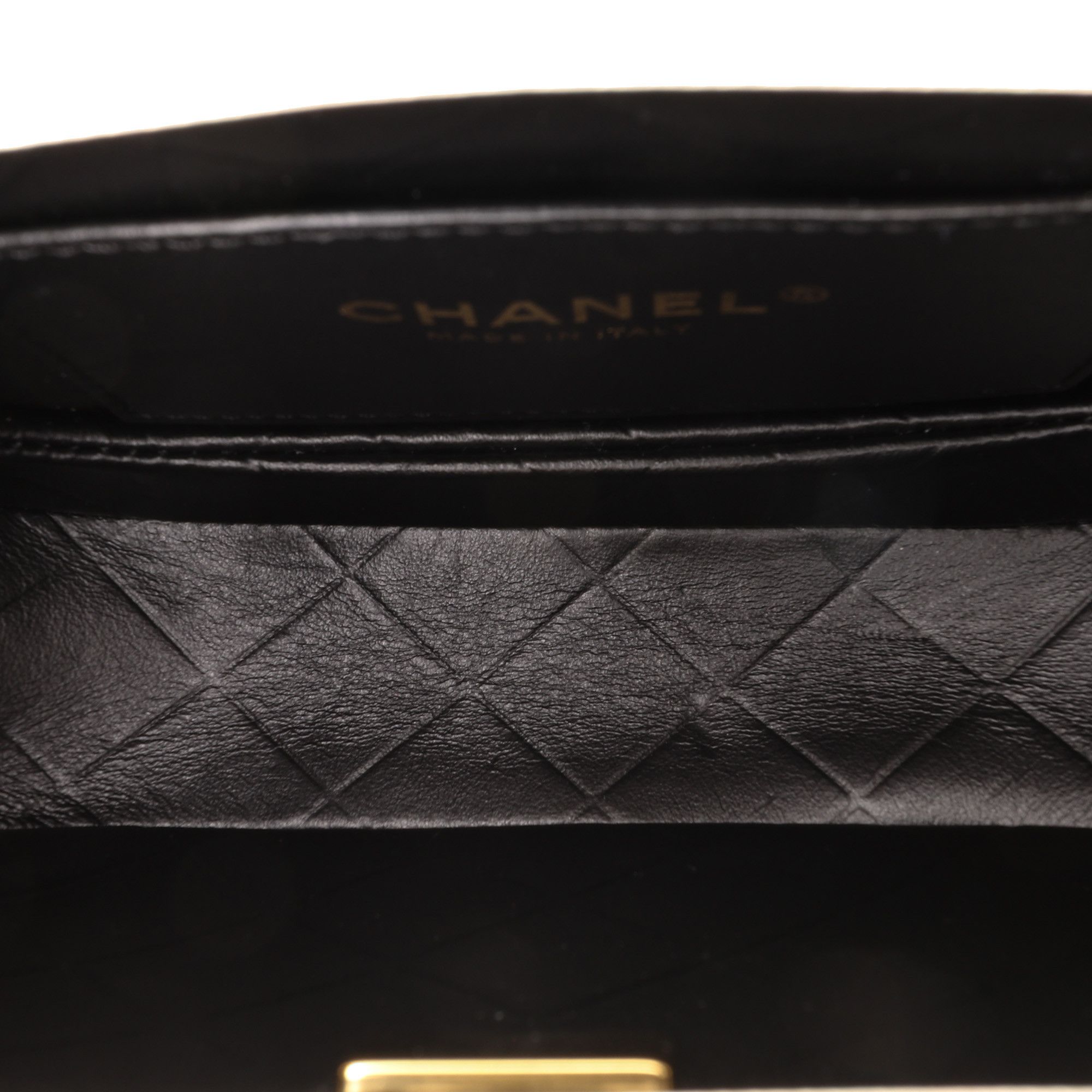 Chanel Chanel CC Quilted Lambskin Round Moon Messenger Flap Size ONE SIZE - 4 Thumbnail