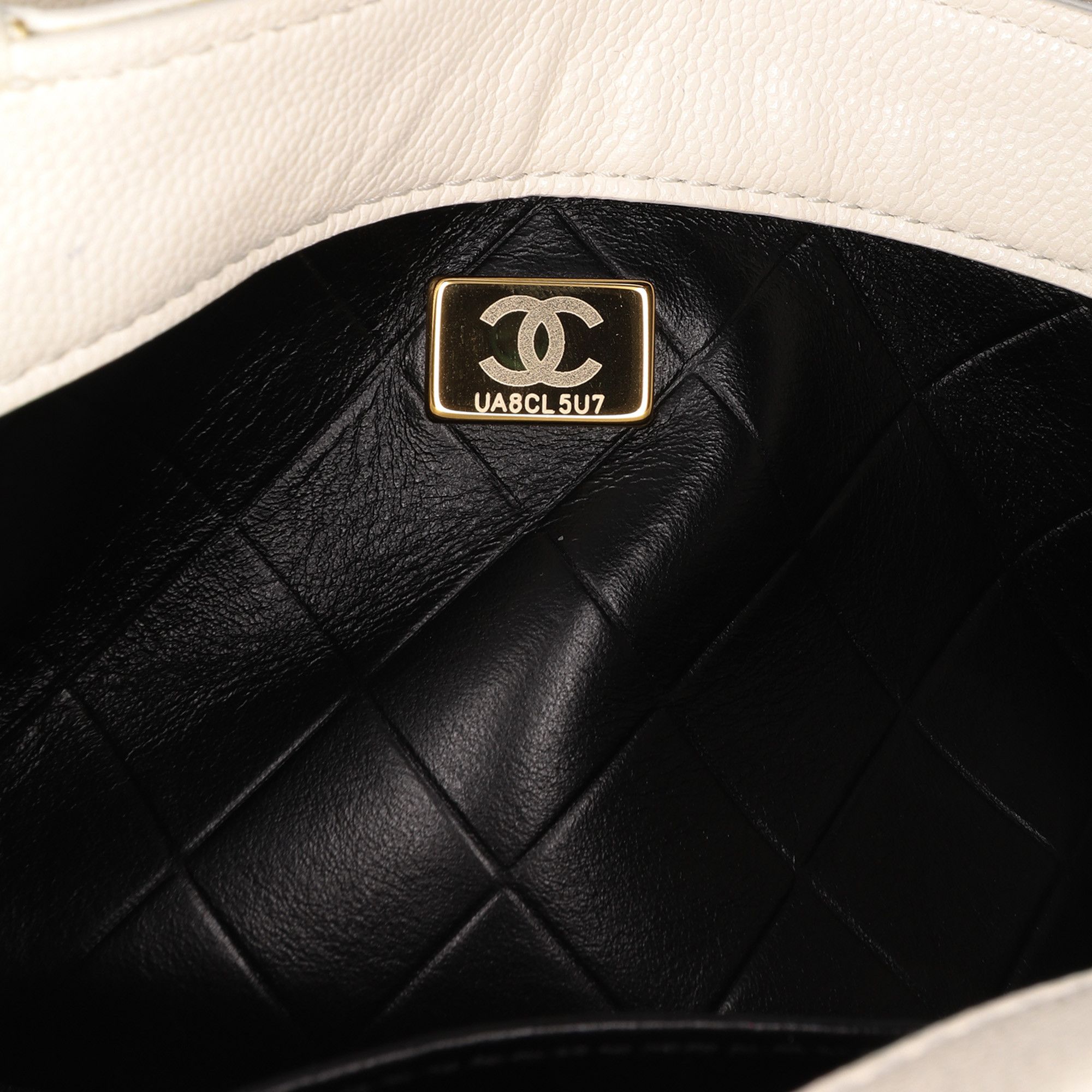 Chanel Chanel CC Quilted Lambskin Round Moon Messenger Flap Size ONE SIZE - 6 Thumbnail