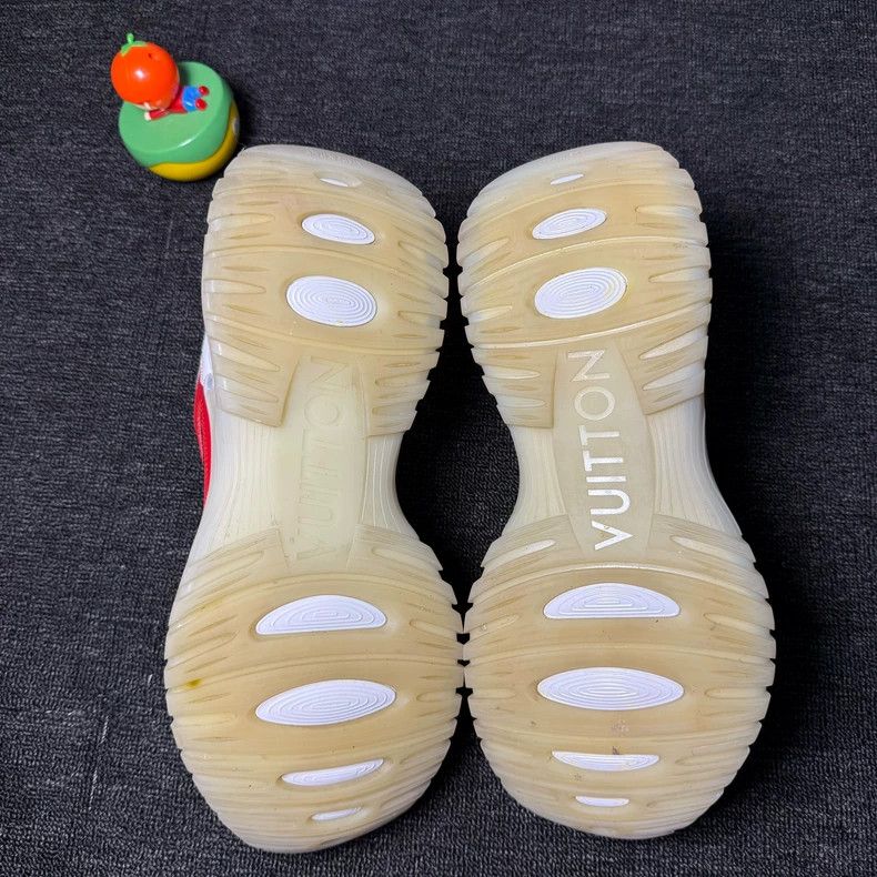 Louis Vuitton Louis Vuitton Run Away Pulse Sneakers Size 9 Size US 9 / EU 42 - 7 Thumbnail