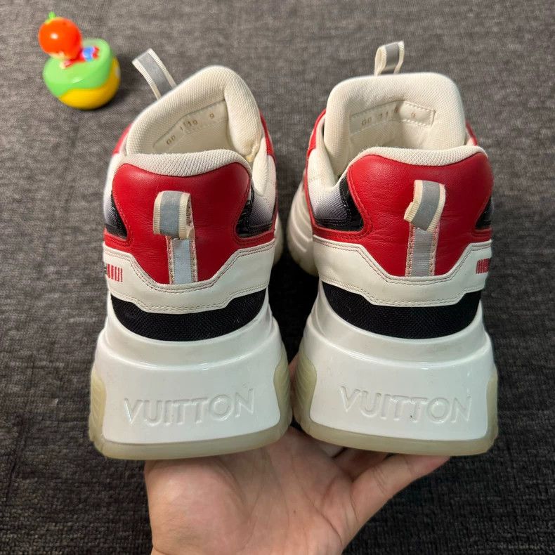Louis Vuitton Louis Vuitton Run Away Pulse Sneakers Size 9 Size US 9 / EU 42 - 6 Thumbnail
