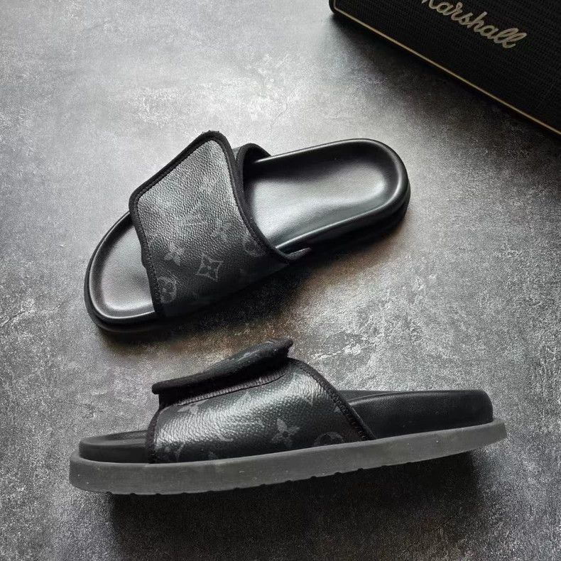 Louis Vuitton Louis Vuitton Black Slide Sandals Size 41 Size US 9 / EU 42 - 2 Thumbnail