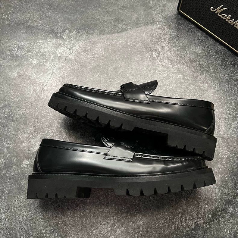 Louis Vuitton Louis Vuitton Major Embossed Loafers Size 8.5 Size US 8.5 / EU 41-42 - 4 Thumbnail