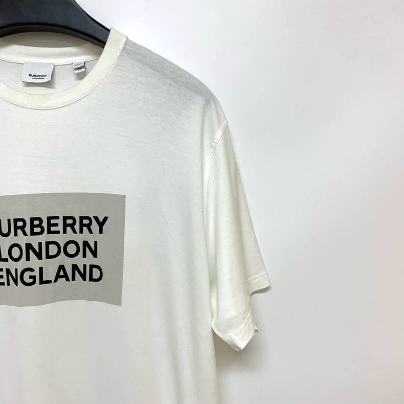 Burberry Burberry London England Short Sleeve T-Shirt Size US XL / EU 56 / 4 - 8 Thumbnail