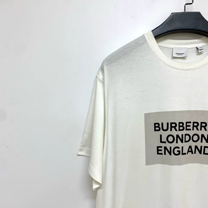 Burberry Burberry London England Short Sleeve T-Shirt Size US XL / EU 56 / 4 - 7 Thumbnail