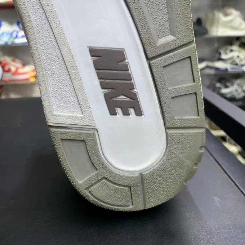 Amiri White High Top Sneakers in Good Condition Size US 10.5 / EU 43-44 - 8 Thumbnail