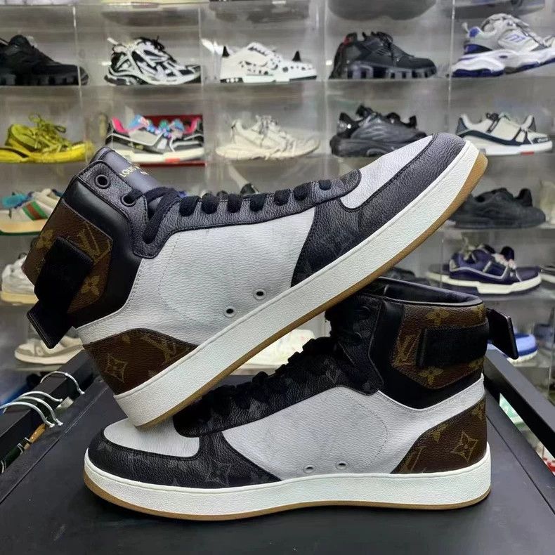 Louis Vuitton Lv Rivoli Sneakers in Very Good Condition Size US 8.5 / EU 41-42 - 5 Thumbnail