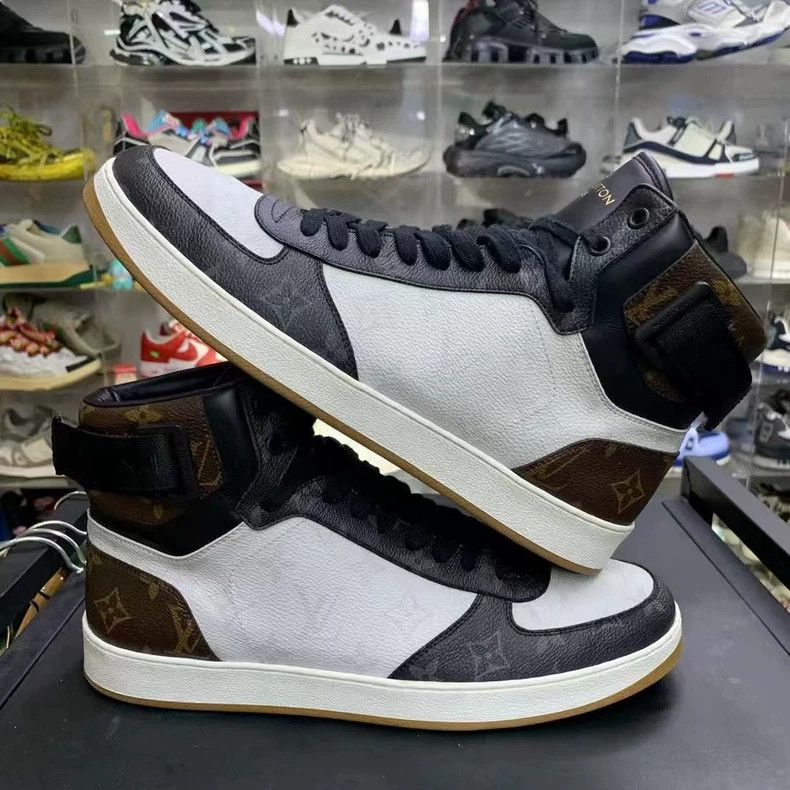 Louis Vuitton Lv Rivoli Sneakers in Very Good Condition Size US 8.5 / EU 41-42 - 4 Thumbnail