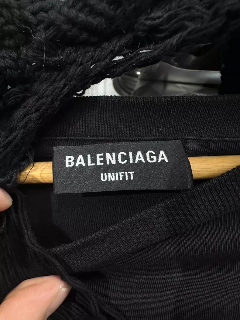Balenciaga Balenciaga Black Distressed Hoodie Sweatshirt Size US S / EU 44-46 / 1 - 4 Thumbnail