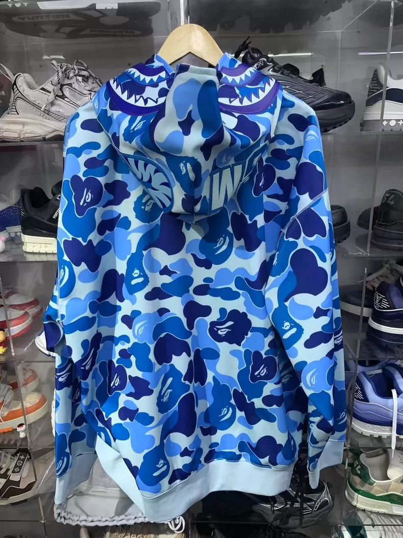 Bape BAPE Camo Shark Zip Hoodie for Men Size US XXL / EU 58 / 5 - 2 Thumbnail