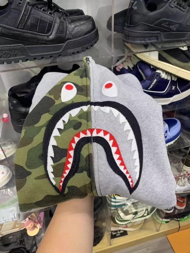 Bape Gray Hoodie with Camouflage Lining Size US XXL / EU 58 / 5 - 3 Thumbnail