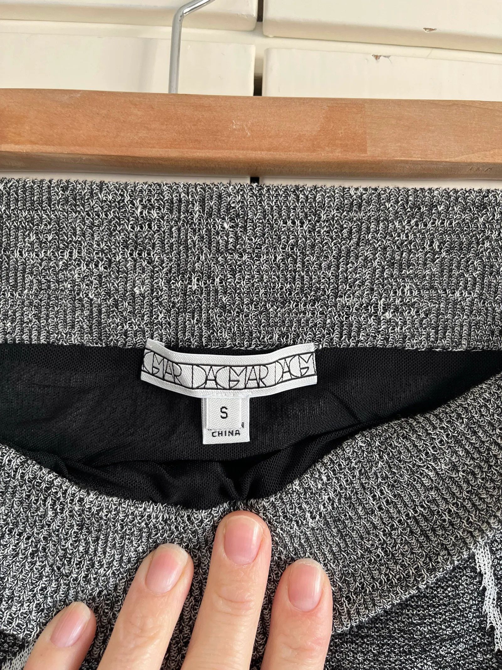 Dagmar Dagmar Skirt Size 27" / US 4 / IT 40 - 2 Thumbnail