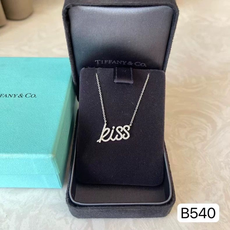 Tiffany & Co. Tiffany&Co Kiss Character Platinum Necklace Size ONE SIZE - 3 Thumbnail