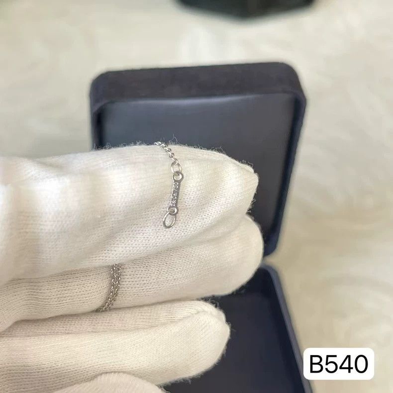 Tiffany & Co. Tiffany&Co Kiss Character Platinum Necklace Size ONE SIZE - 7 Thumbnail