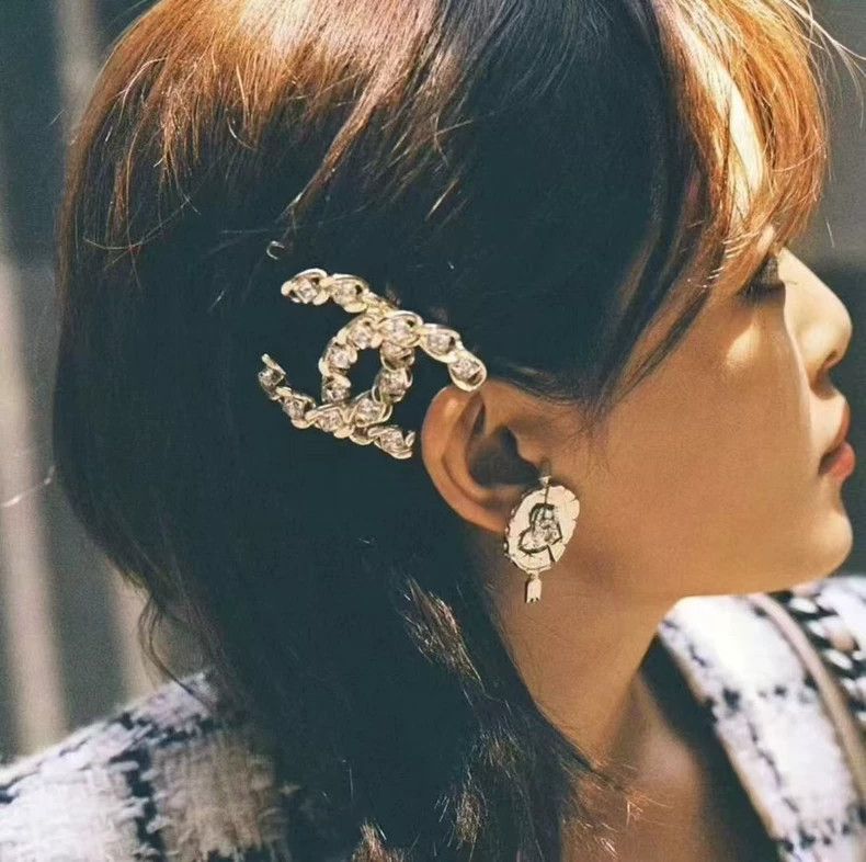 Chanel Chanel Large Logo Hair Clip with Rhinestones Size ONE SIZE - 3 Thumbnail
