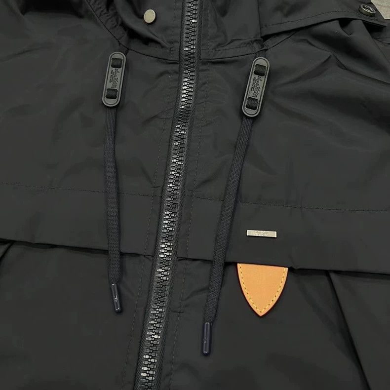 Louis Vuitton Louis Vuitton Multi-Pocket Jacket with Hood Size US M / EU 48-50 / 2 - 3 Thumbnail