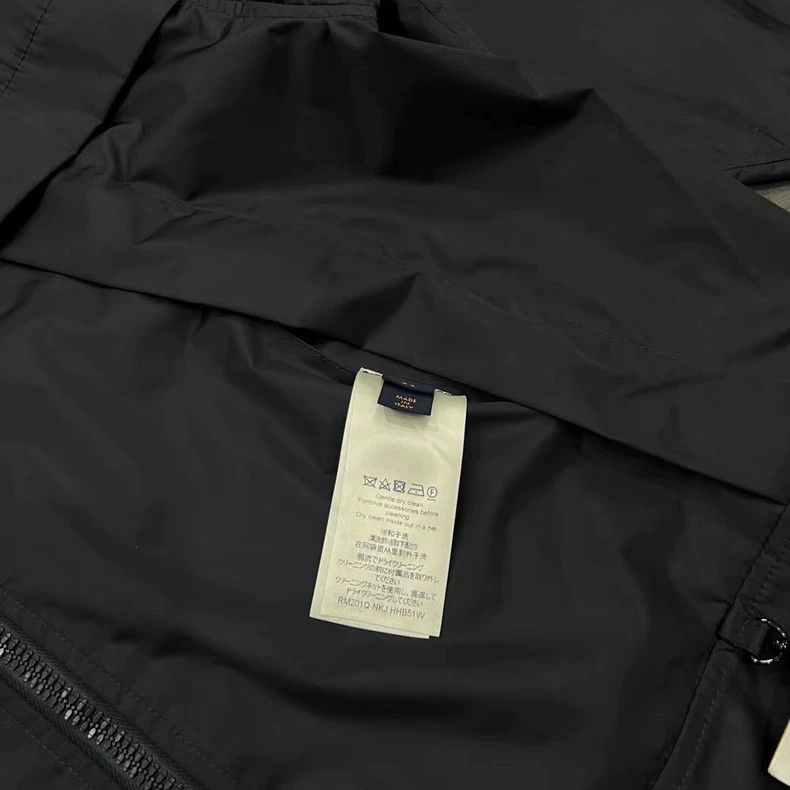 Louis Vuitton Louis Vuitton Multi-Pocket Jacket with Hood Size US M / EU 48-50 / 2 - 4 Thumbnail