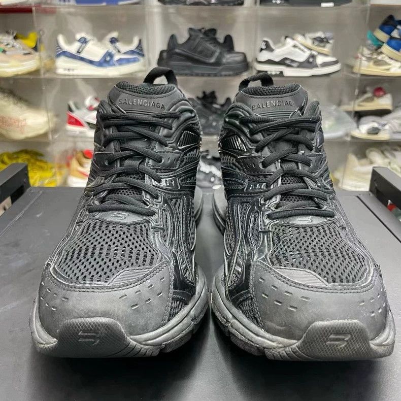 Balenciaga Balenciaga Black Sneakers Size 41 Size US 8 / EU 41 - 5 Thumbnail