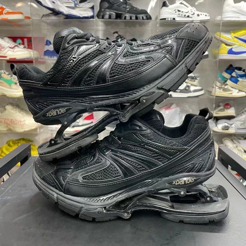 Balenciaga Balenciaga Black Sneakers Size 41 Size US 8 / EU 41 - 2 Thumbnail