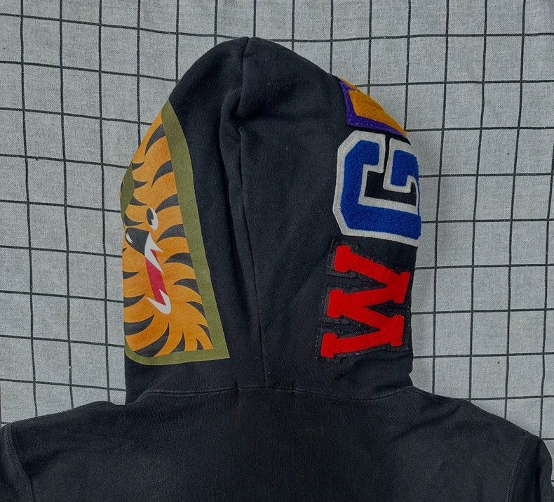 Bape BAPE Black Shark Hoodie with Glow Effect Size US XL / EU 56 / 4 - 4 Thumbnail