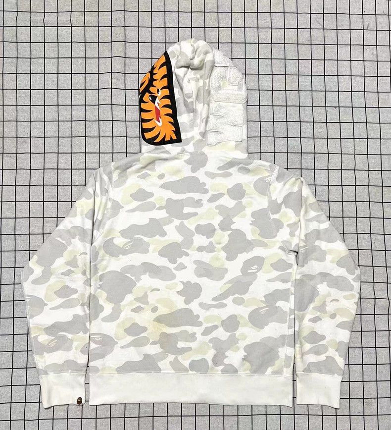 Bape Bape Glow-in-the-Dark Shark Jacket M Size Size US M / EU 48-50 / 2 - 2 Thumbnail