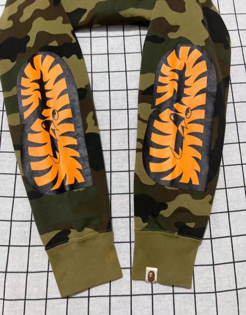 Bape Green Camouflage Zip Hooded Jacket Size US M / EU 48-50 / 2 - 4 Thumbnail