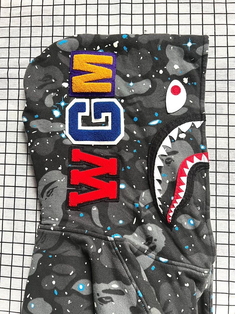 Bape Bape Shark Hoodie in Black with Stars Size US L / EU 52-54 / 3 - 3 Thumbnail