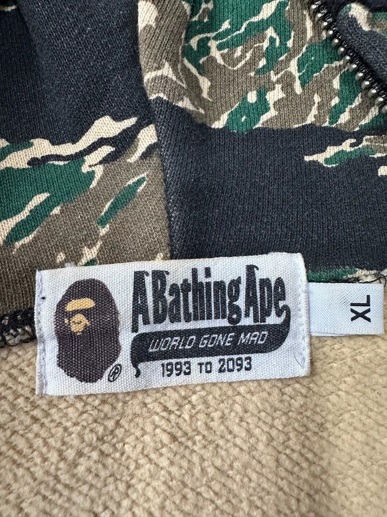 Bape Bape Camouflage Shark Hoodie Jacket Size US XL / EU 56 / 4 - 6 Thumbnail