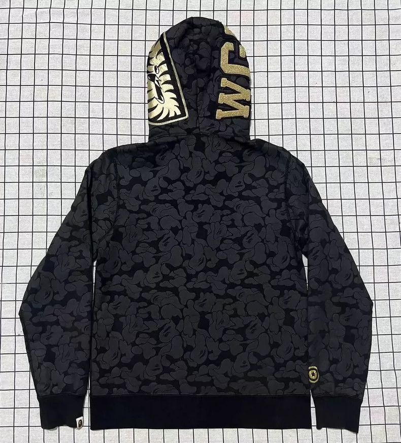 Bape BAPE Black Gold Shark Hoodie L Size Size US L / EU 52-54 / 3 - 2 Thumbnail