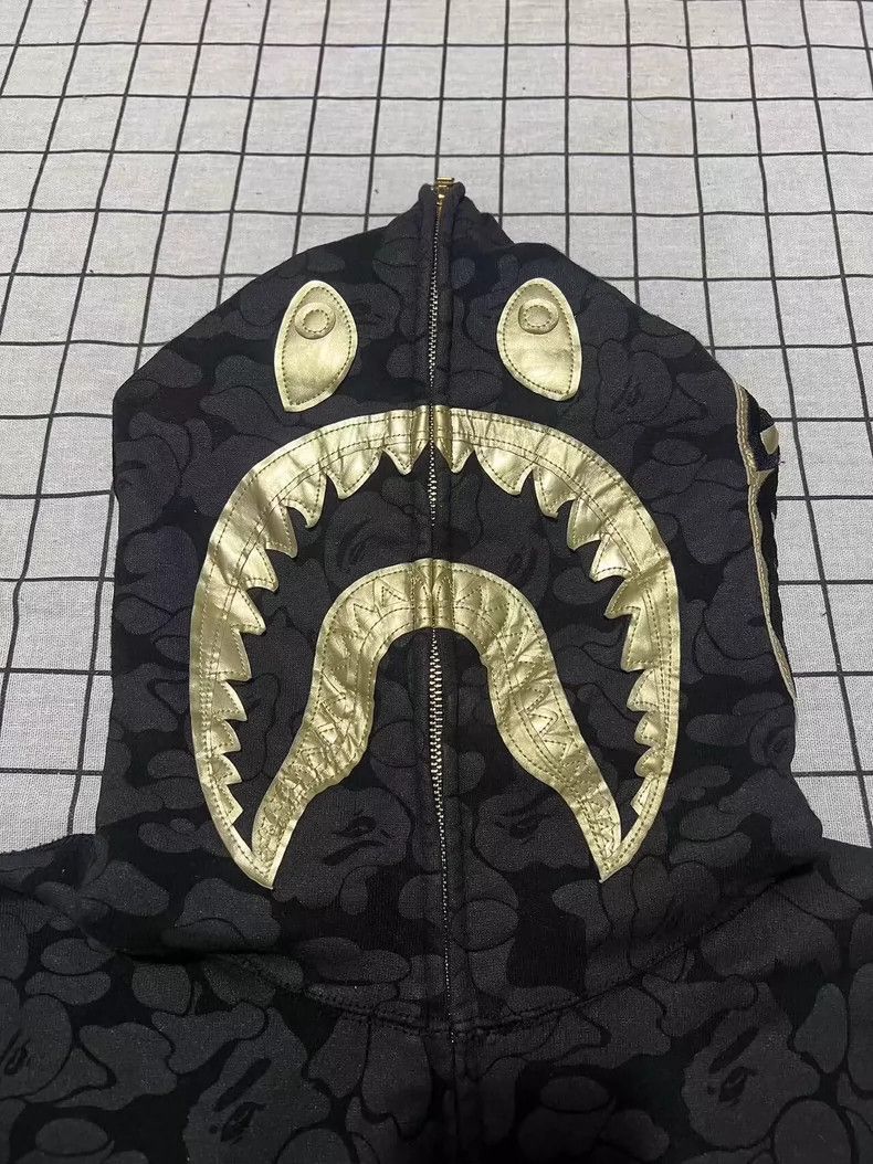 Bape BAPE Black Gold Shark Hoodie L Size Size US L / EU 52-54 / 3 - 3 Thumbnail