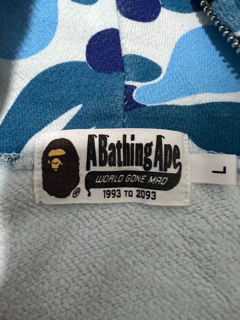 Bape Bape Shark Camouflage Hooded Jacket L Size US L / EU 52-54 / 3 - 5 Thumbnail