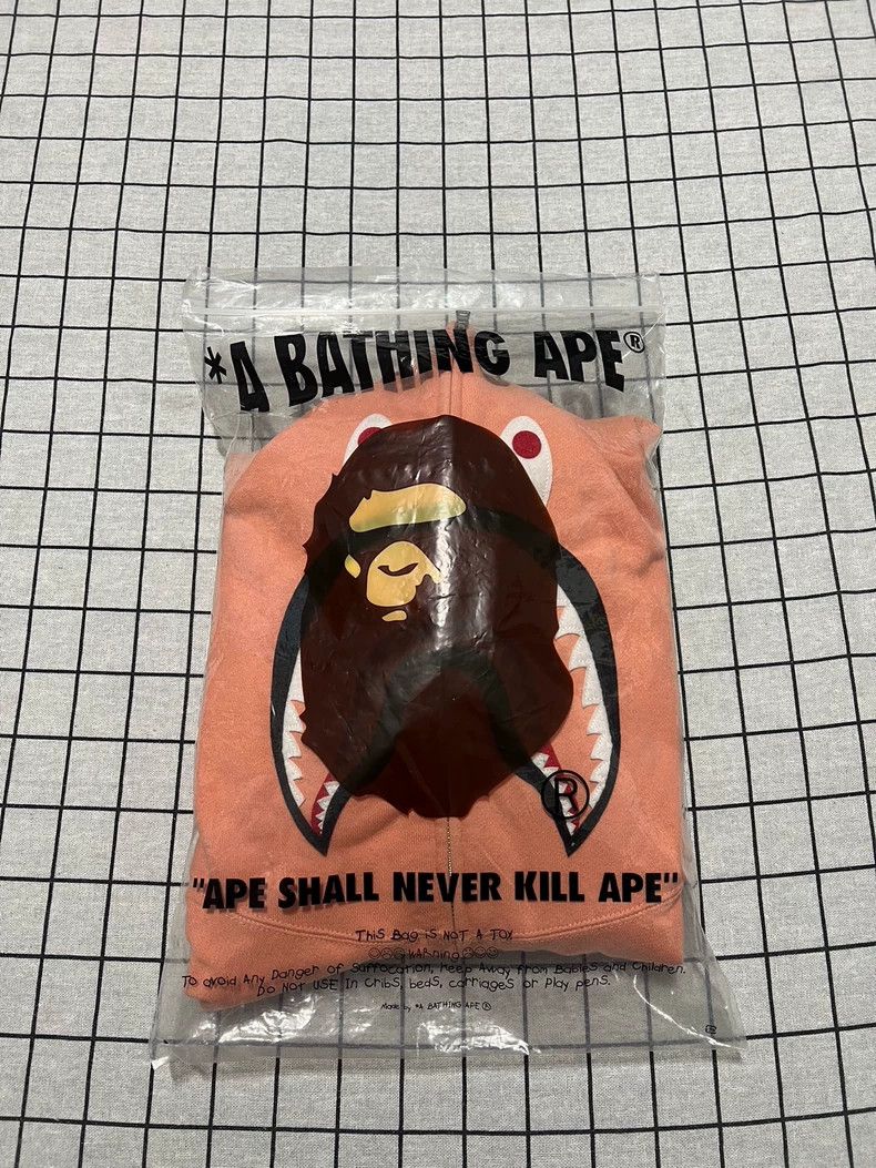 Bape Bape Shark Zip Hoodie in Light Pink Size US L / EU 52-54 / 3 - 8 Thumbnail
