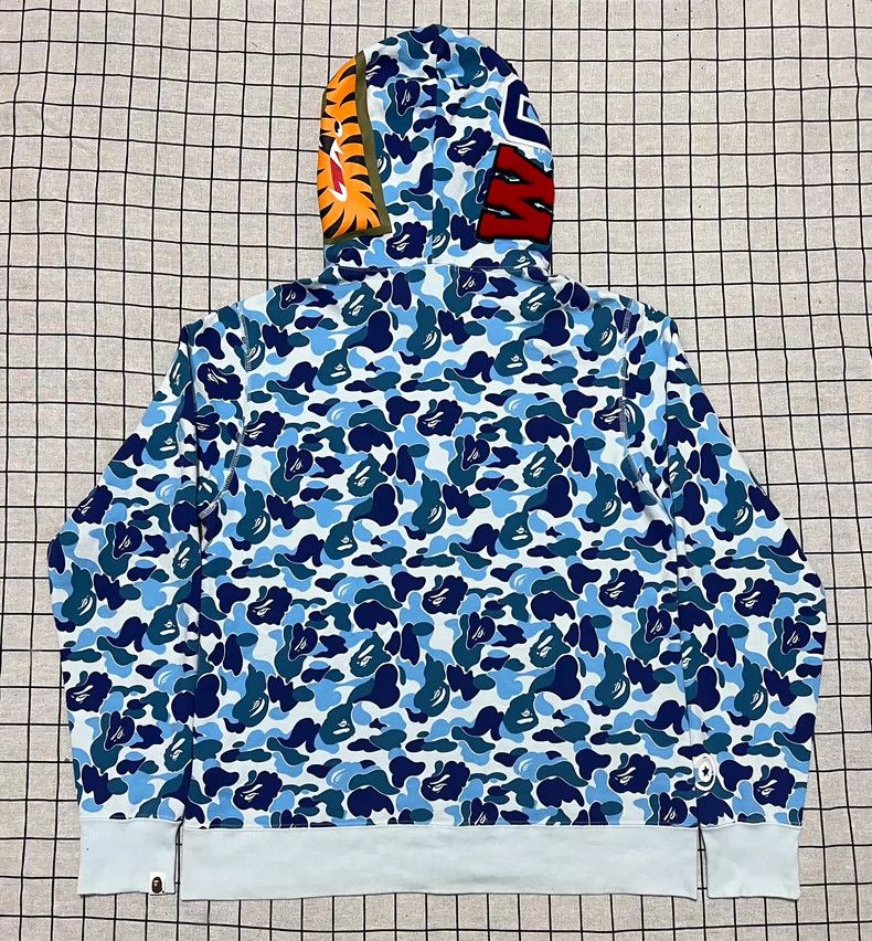 Bape BAPE Camo Shark Hoodie L Size Blue Size US L / EU 52-54 / 3 - 2 Thumbnail