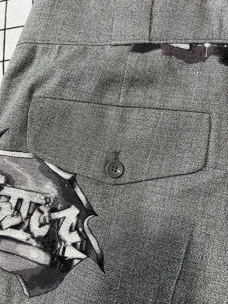 Louis Vuitton LV Louis Vuitton Graffiti Pattern Shorts Size 44 Size US 44 / EU 60 - 3 Thumbnail