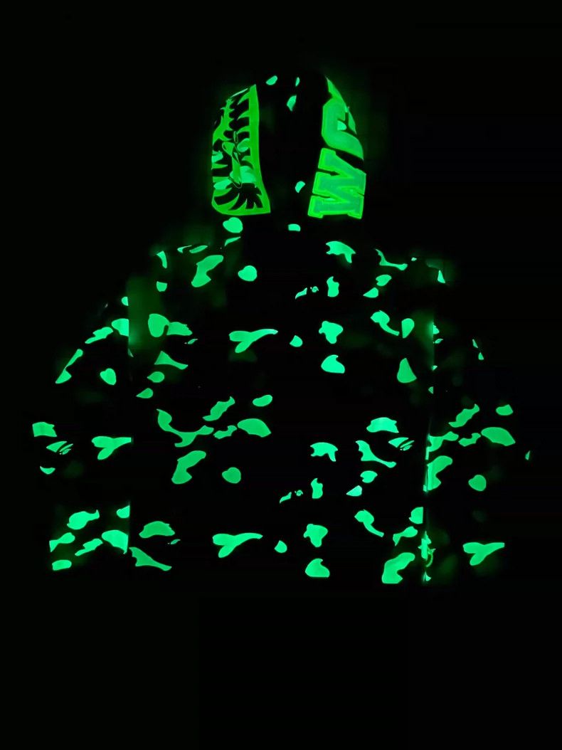 Bape Bape Shark Hoodie in Camo Design Size US M / EU 48-50 / 2 - 9 Thumbnail