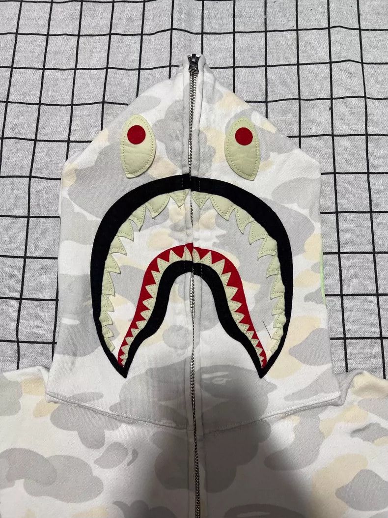 Bape Bape Shark Hoodie in Camo Design Size US M / EU 48-50 / 2 - 3 Thumbnail