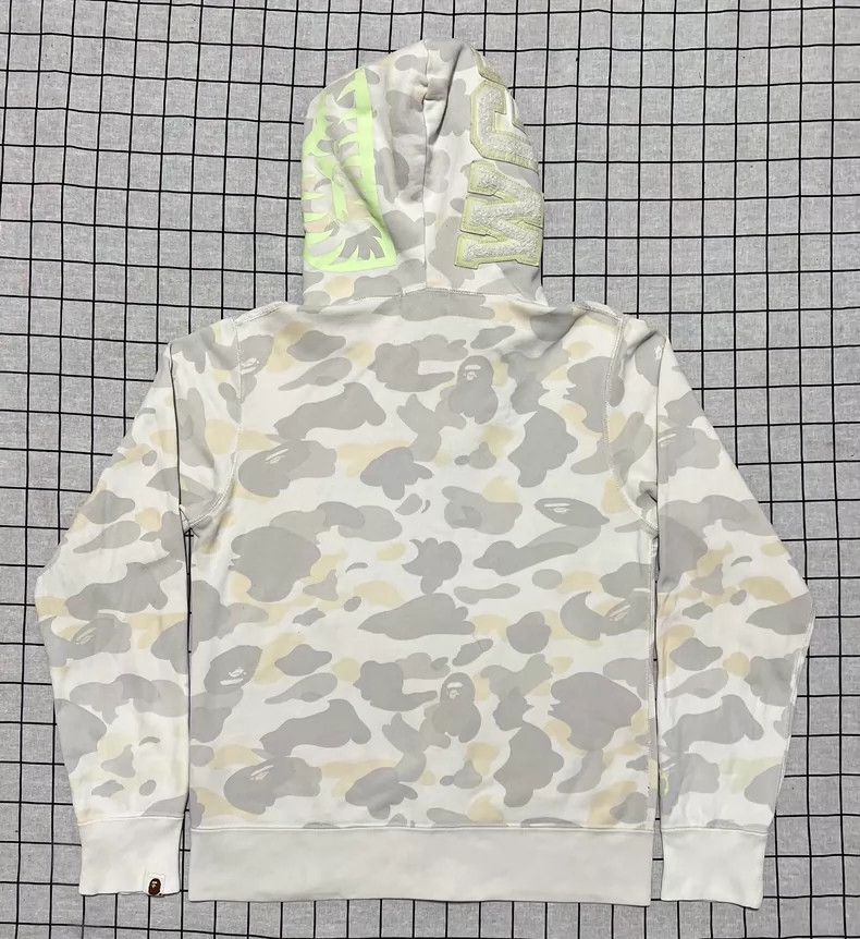 Bape Bape Shark Hoodie in Camo Design Size US M / EU 48-50 / 2 - 2 Thumbnail
