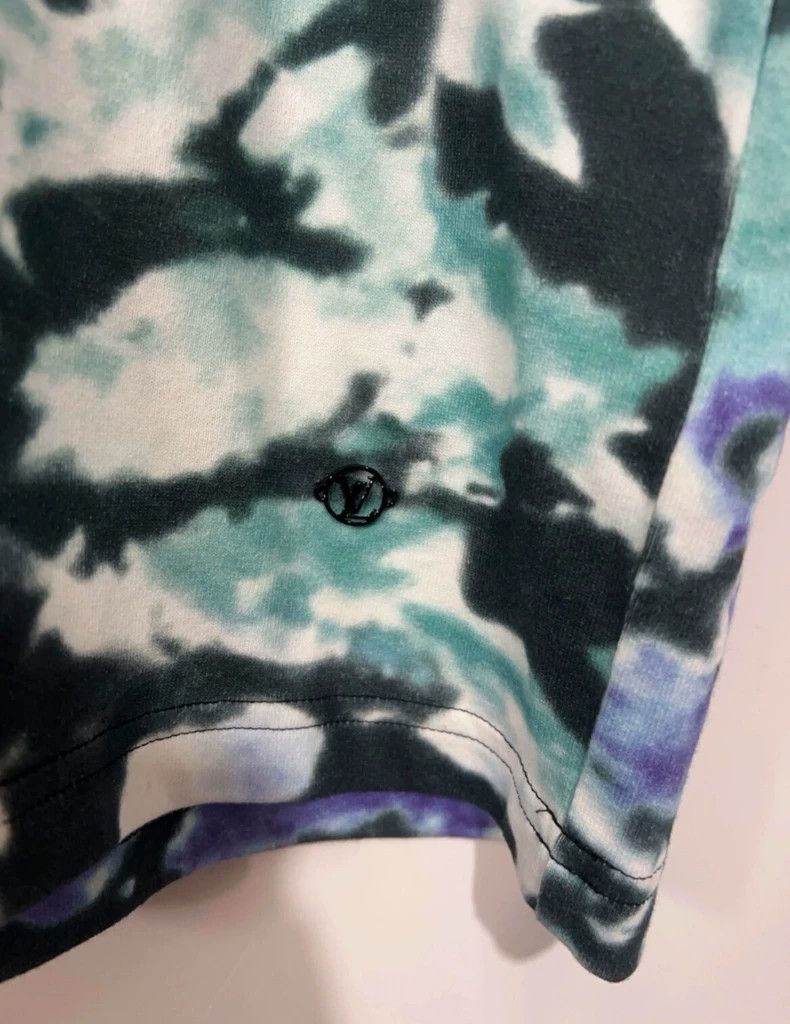Louis Vuitton Louis Vuitton Tie-Dye Short Sleeve T-Shirt Size US XL / EU 56 / 4 - 5 Thumbnail