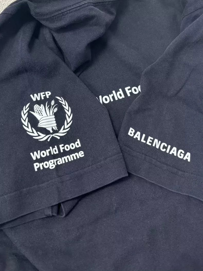 Balenciaga Balenciaga World Food Programme Black T-Shirt-yf Size US M / EU 48-50 / 2 - 3 Thumbnail