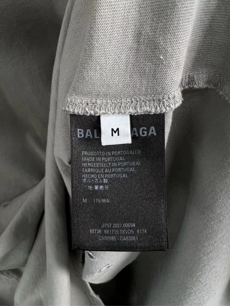 Balenciaga Balenciaga Distressed Short Sleeve T-Shirt Medium-yf Size US M / EU 48-50 / 2 - 4 Thumbnail