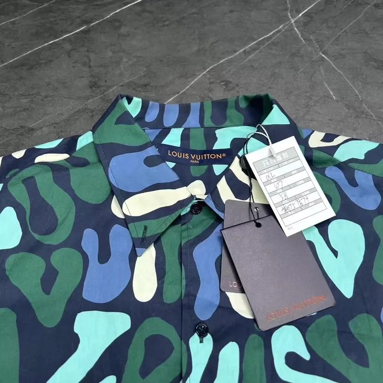 Louis Vuitton Louis Vuitton Graffiti Logo Long Sleeve Shirt-yf Size US XL / EU 56 / 4 - 5 Thumbnail