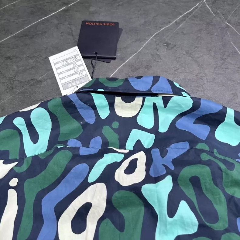Louis Vuitton Louis Vuitton Graffiti Logo Long Sleeve Shirt-yf Size US XL / EU 56 / 4 - 3 Thumbnail