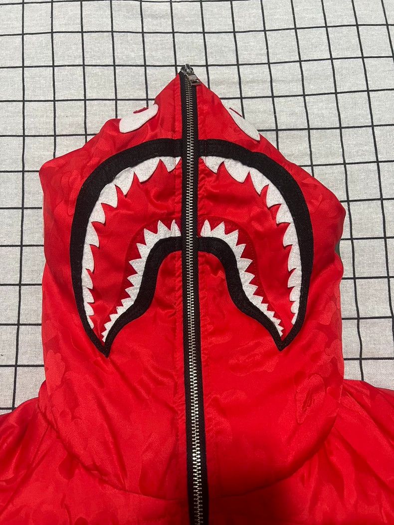 Bape Bape Red Camo Shark Puffer Jacket Medium Size M / US 6-8 / IT 42-44 - 3 Thumbnail