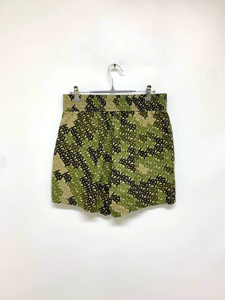 Burberry Burberry Camouflage Print Shorts Size 38 Size 38" / US 16 / IT 52 - 2 Thumbnail