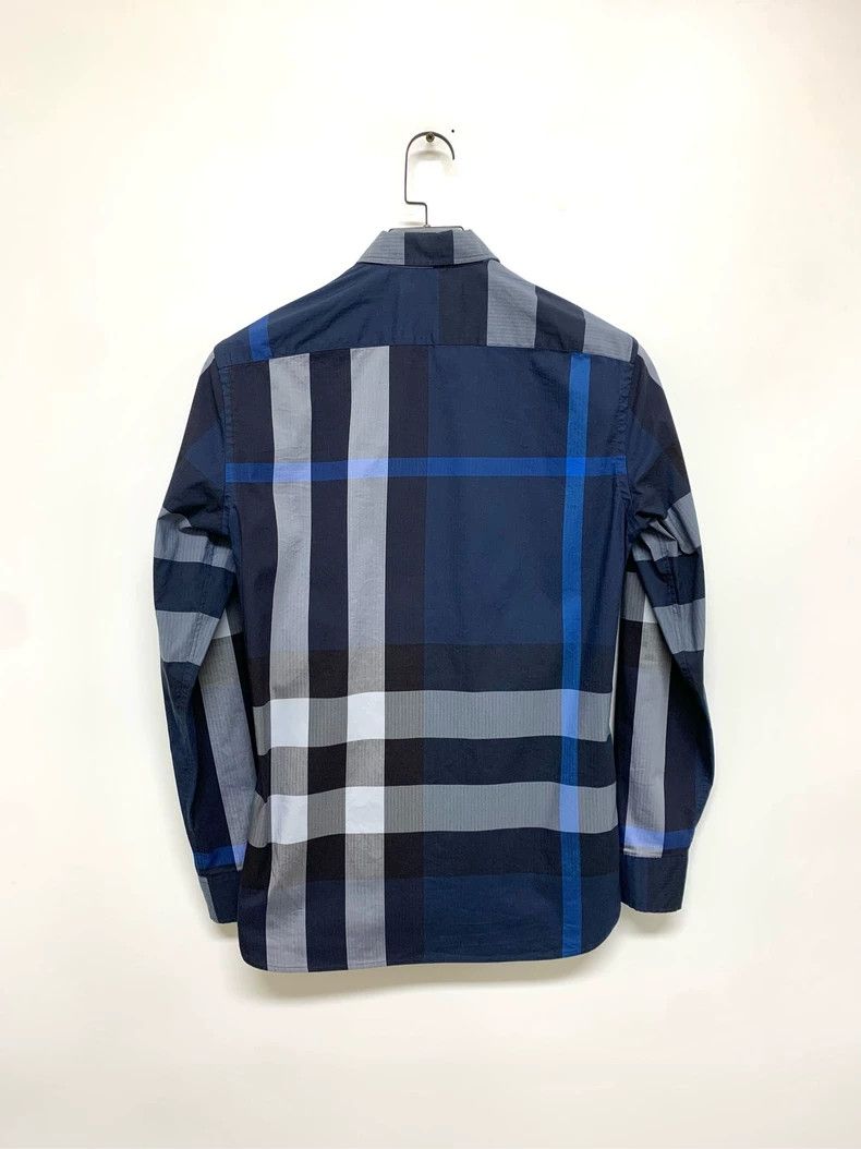 Burberry Burberry Blue Check Button-Up Shirt Size XS / US 0-2 / IT 36-38 - 2 Thumbnail