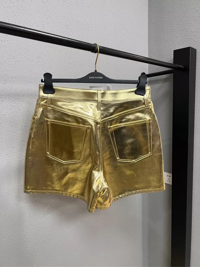 Louis Vuitton Louis Vuitton Golden Metallic Shorts Size 40 Size 40" / US 18 - 2 Thumbnail