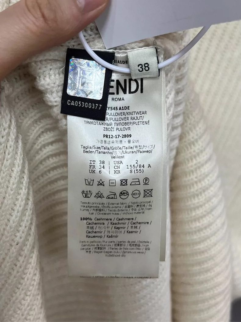 Fendi Fendi Cream Sweater with Mink Fur Sleeves Size M / US 6-8 / IT 42-44 - 3 Thumbnail