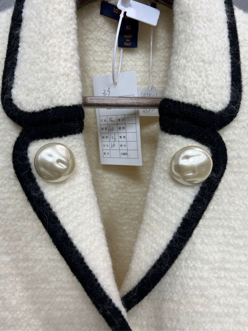 Louis Vuitton Louis Vuitton Pearl Button Chic Jacket Size XL / US 12-14 / IT 48-50 - 3 Thumbnail