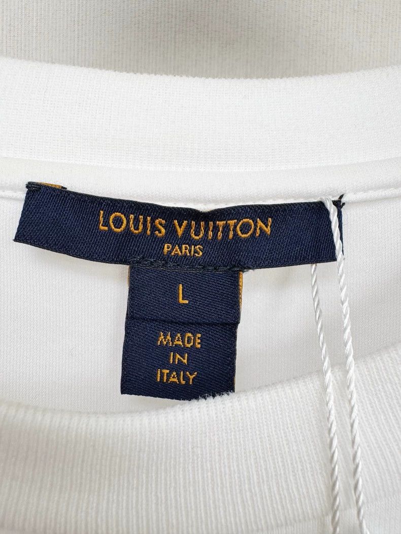 Louis Vuitton Louis Vuitton Short Sleeve Graphic T-Shirt Size L / US 10 / IT 46 - 2 Thumbnail