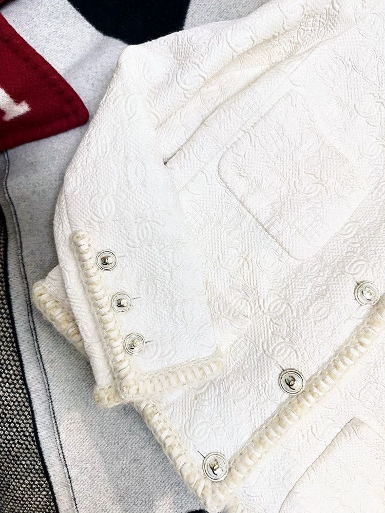 Chanel Chanel 21A Castle Series White Jacket Size S / US 4 / IT 40 - 2 Thumbnail