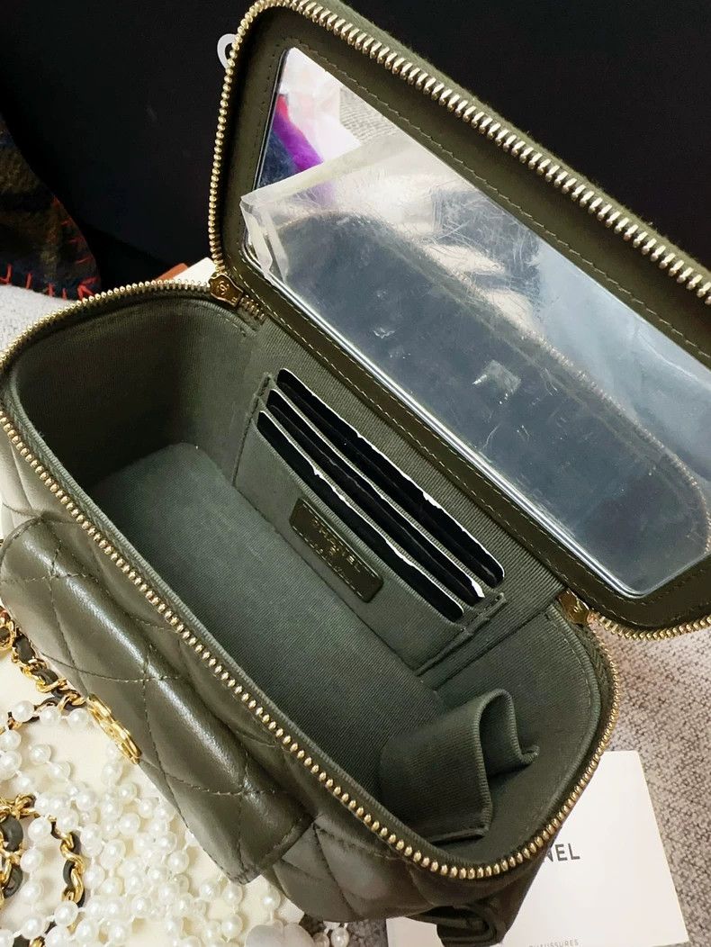 Chanel Chanel 22k Cargo Vanity Box Bag Size ONE SIZE - 7 Thumbnail
